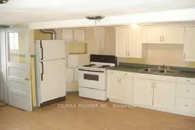 79 Bridge Street E, Addington Highlands, On K7r 1j9