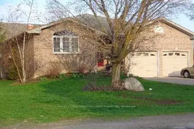 99 Adelaide Street S, Kawartha Lakes, On K9v 3k3