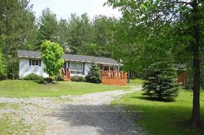5 Robinson Road, Addington Highlands, On K0k 3j0