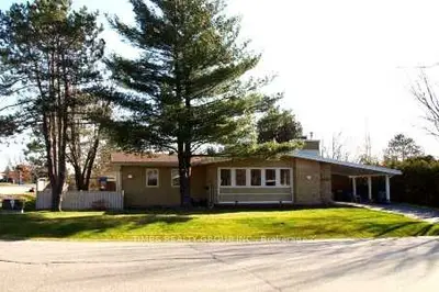 669 Pinewood Road, North Bay, On P1b 4n5