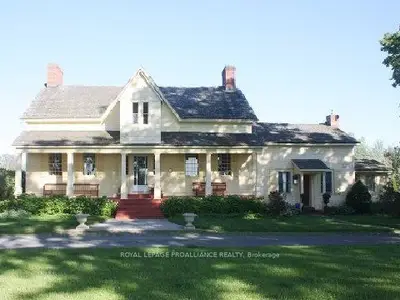 17 Fort Kente Road, Prince Edward County, On K0k 1l0