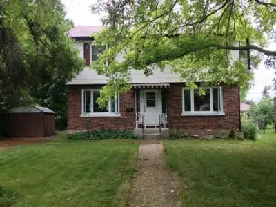 15 Maryknoll Court, Kawartha Lakes, On K9v 1a7