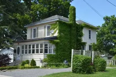 34 Centre Street, Prince Edward County, On K0k 2t0