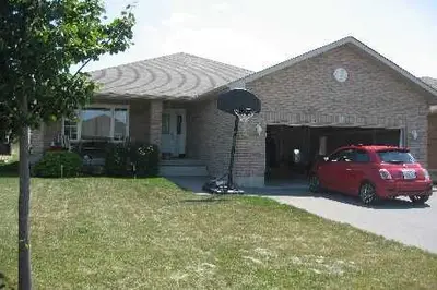 3 Denfield Road, Kawartha Lakes, On K9v 0b4
