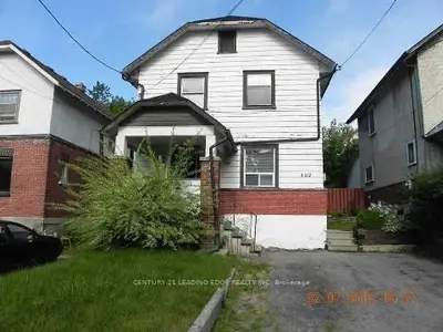 462 Reid Street Room 3, Peterborough, On K9h 4g8