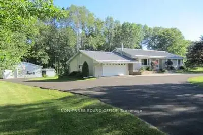 1507 Lakeside Drive, Prince Edward County, On K0k 1t0