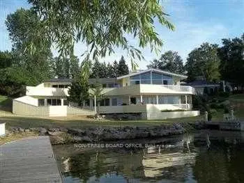 1480 County Road 3, Prince Edward County, On K0k 1l0
