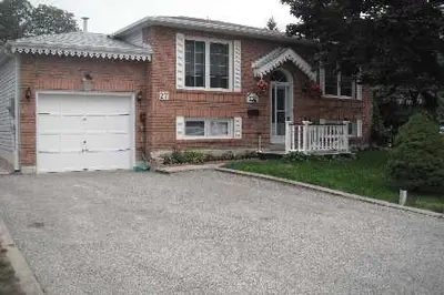 Detached in Wasaga Beach