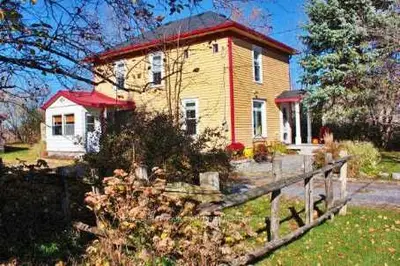 11 Corey Street, Prince Edward County, On K0k 1g0