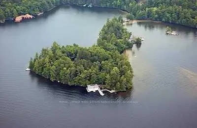 R29-1 Woodmere Island, Muskoka Lakes, On P0b 1j0