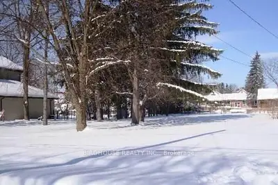 34 Regent Street, Kawartha Lakes, On K9v 3v1
