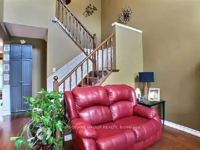 180 Livingston Avenue 5, Grimsby, On L3m 5r6