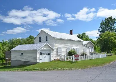 2847 County Road 10, Prince Edward County, On K0k 2p0