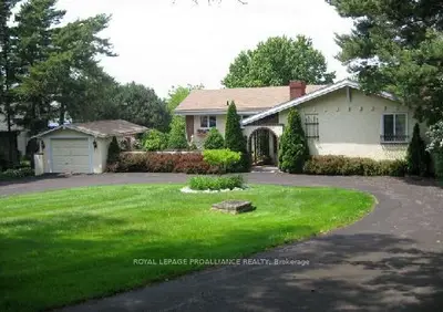 1342 County Road 3, Prince Edward County, On K0k 1l0