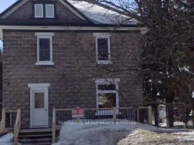 Detached in North Huron