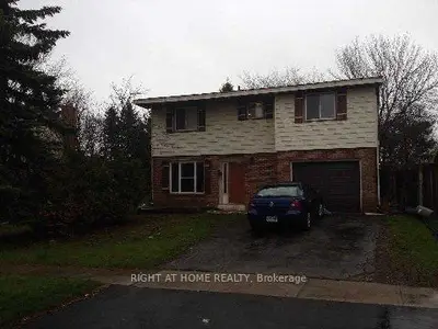 Detached in Brantford
