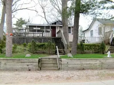 31 Queens Avenue, Lambton Shores, On N0m 1t0