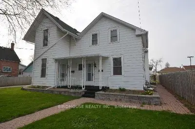 4-4 1/2 Melbourne Street W, Kawartha Lakes, On K9v 2s6