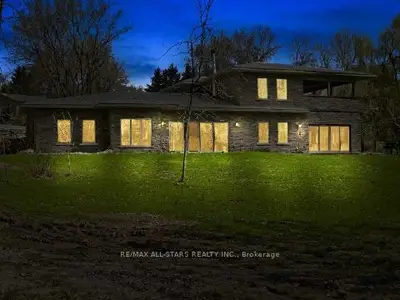 5255 County Road 9 Road, Greater Napanee, On K7r 3k8