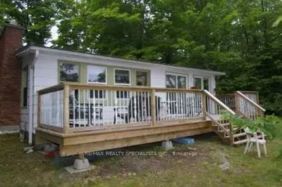 200 Long Point Road, Huntsville, On P0b 1m0