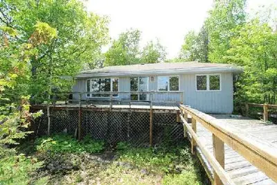 824 Mackie Bay Road, Addington Highlands, On K0l 1w0