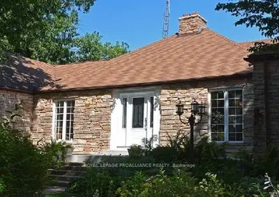 33 Windatt Lane, Prince Edward County, On K0k 2t0