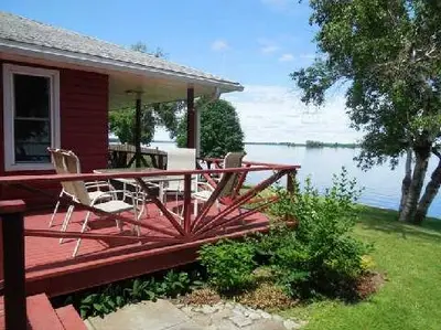 58 Rowlands Lane, Prince Edward County, On K0k 1a0