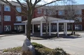 1 Heritage Way 211, Kawartha Lakes, On K9v 5p5