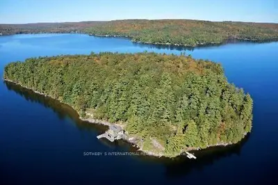 2 Fairview Island, Huntsville, On P0a 1h0