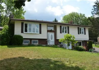 12421 Loyalist Parkway, Prince Edward County, On K0k 2t0