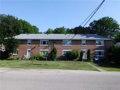 688-690 11th Street W, Owen Sound, On N4k 3t3
