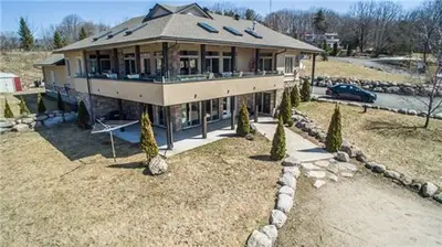 Detached in Orillia