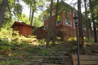 2004 Stoney Lake Island 2, North Kawartha, On K0l 1k0