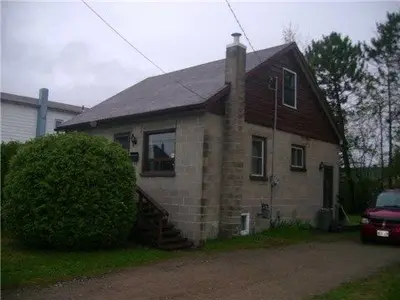 323 Hutcheson Avenue, North Bay, On P1b 6z1