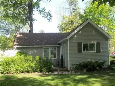 Detached in Wasaga Beach