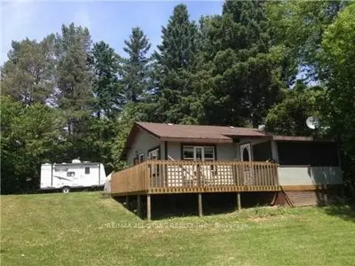 27 Basswood Road, Toronto C07, On Kom 1c0