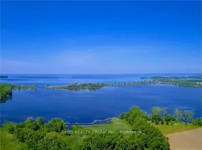 1024 Huyck's Point Road, Prince Edward County, On K0k 3l0