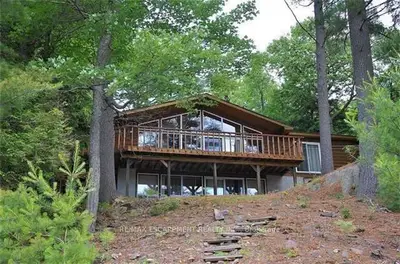 1065 Poverty Lane, Lake Of Bays, On P0a 1h0