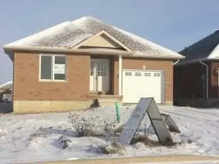 30 Holtom Street, Kawartha Lakes, On K9v 4r1