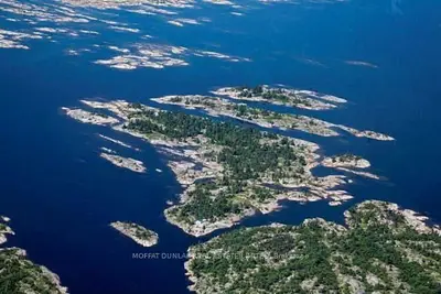 D-207 Bigwood Island, The Archipelago, On P0g 1a0