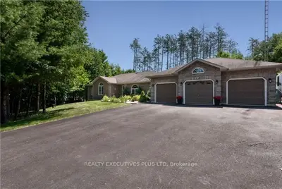 Detached in Oro-Medonte