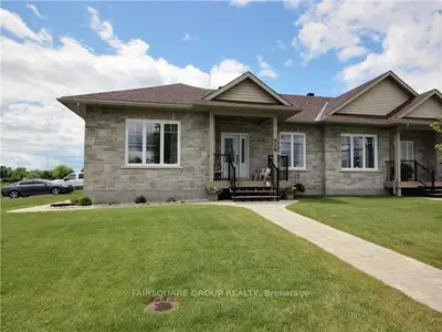 628 St. Lawrence Street, North Dundas, On K0c 2k0