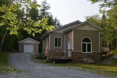 390 Kennedy Drive, Trent Lakes, On K0l 1j0