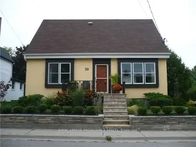 39 Hill Street, Prince Edward County, On K0k 2t0