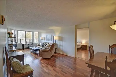 55 Green Valley Drive 1015, Out of Area, ON N2P 1Z6