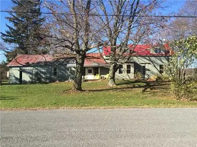 1327 Royal Road, Prince Edward County, On K0k 2t0