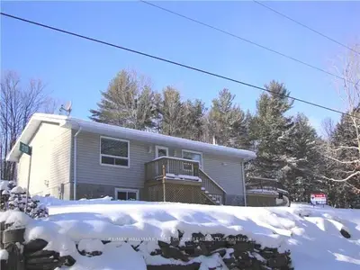 310 Addington Rd 2, Addington Highlands, On K0h 2g0