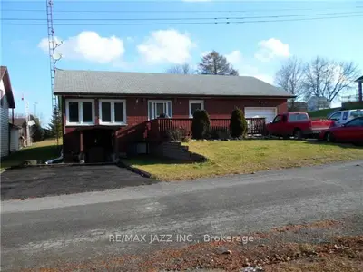 8 Amelia Street, Kawartha Lakes, On L0a 1k0