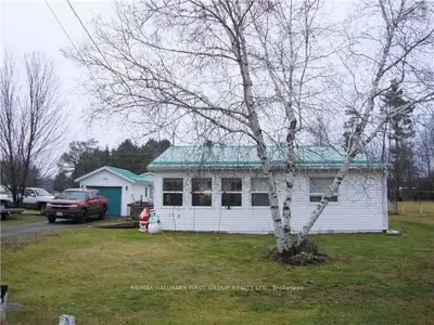 31 Peterson Road, Addington Highlands, On K0h 2g0