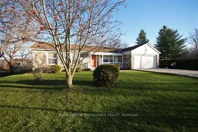 37 Upper Lake Street, Prince Edward County, On K0k 2t0